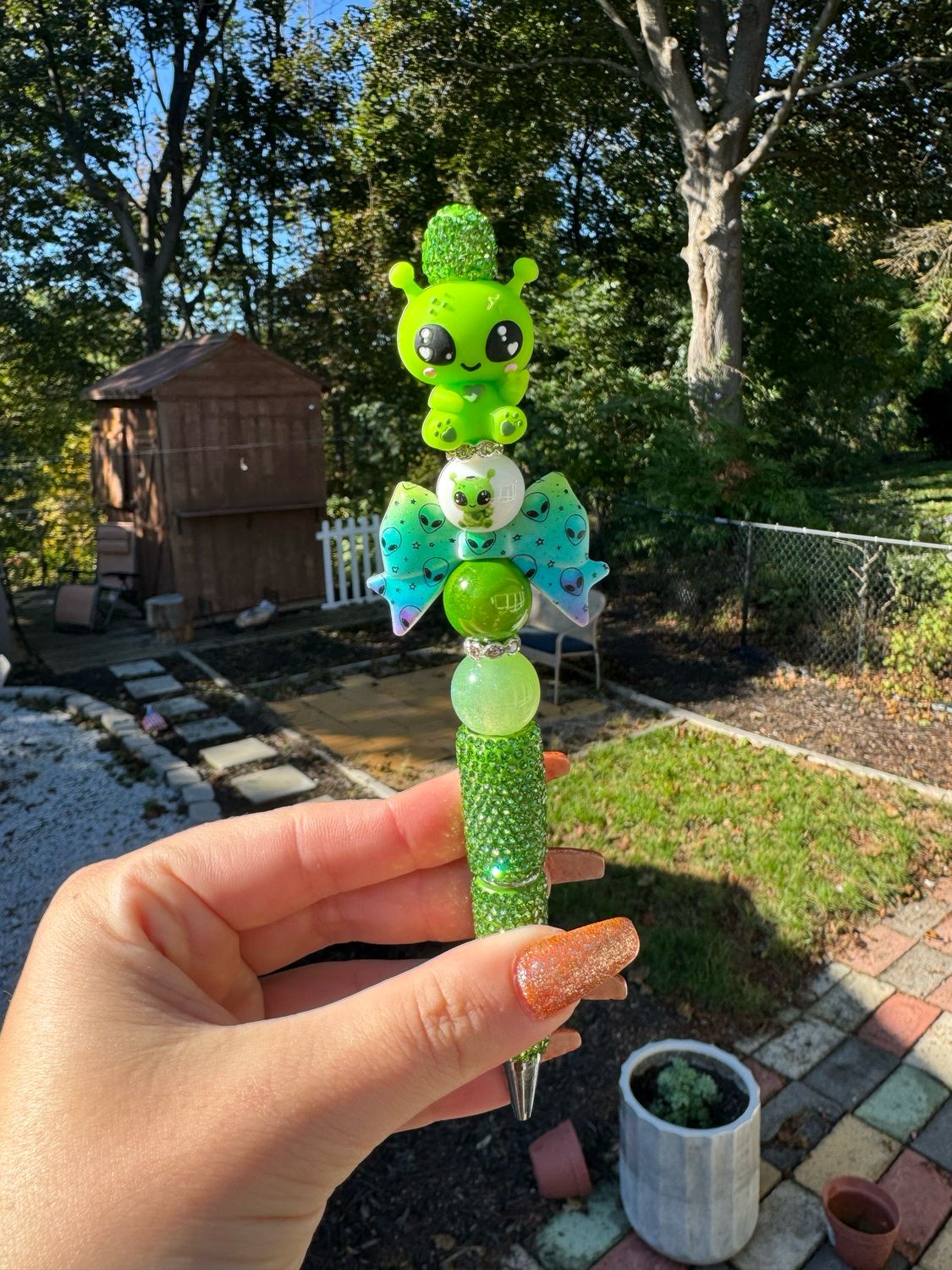 Alien &amp; Alien Bow Premade Pen