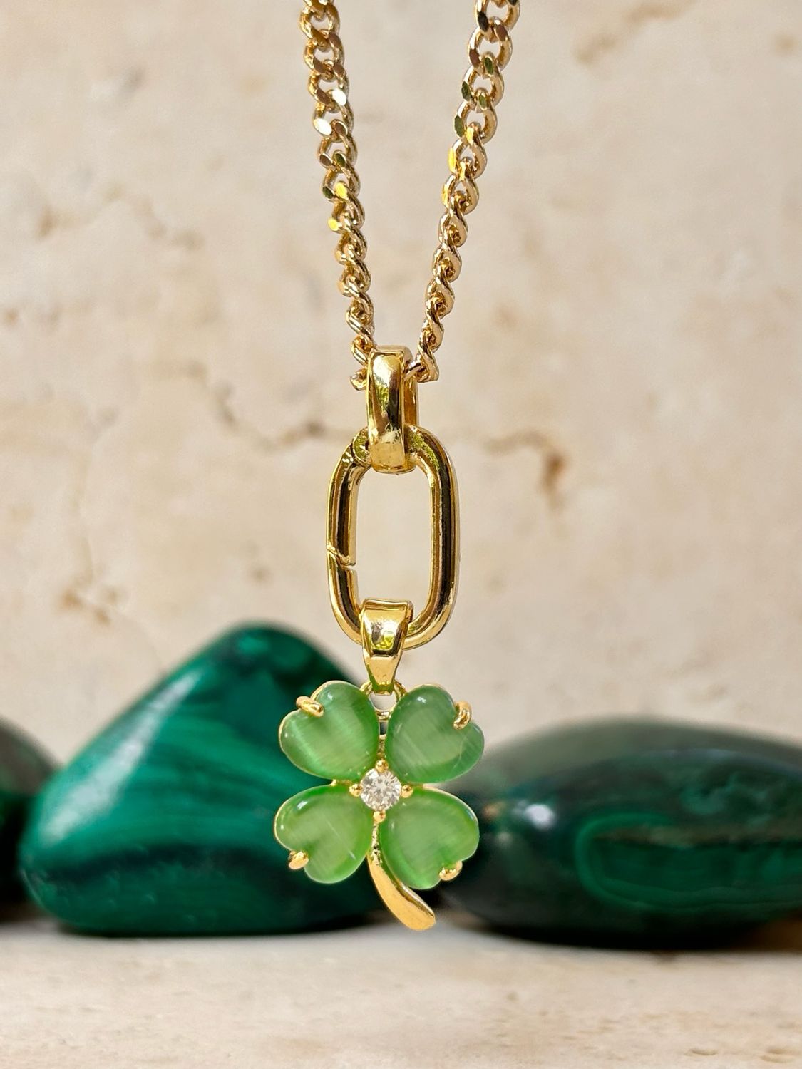 Clover Necklace  01