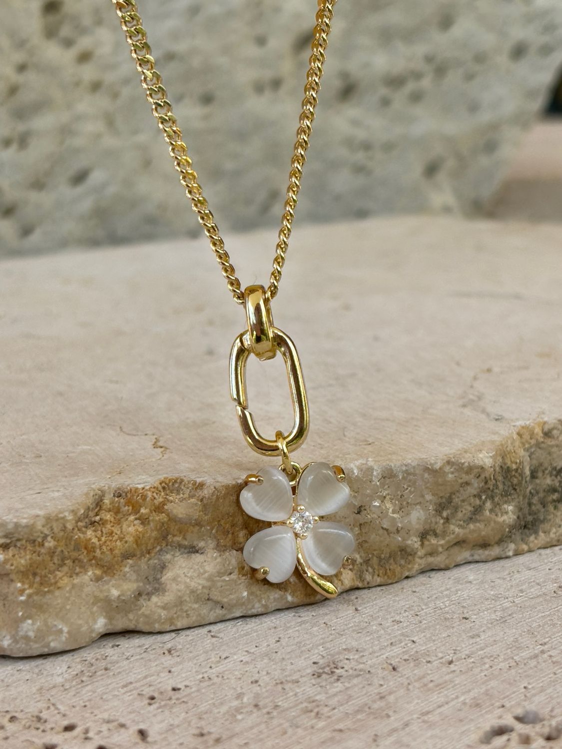 Clover Necklace  02