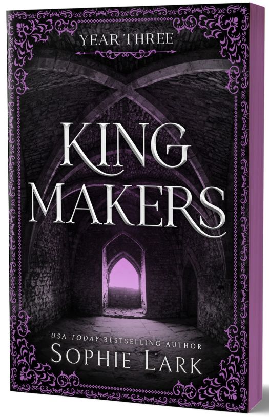 Kingmakers #3: Year Three (Deluxe Edition)