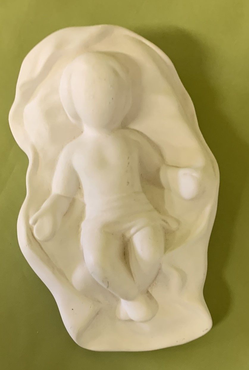 Francis Skulptur "Baby im Stroh"