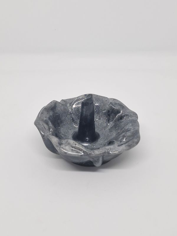 Graphite Shine Fountain Ring Holder