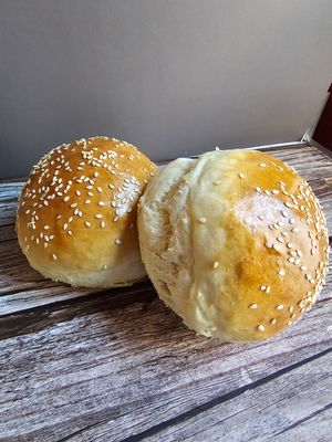 8 pk Sourdough Buns