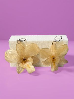 Pendientes de orquídea amarilla