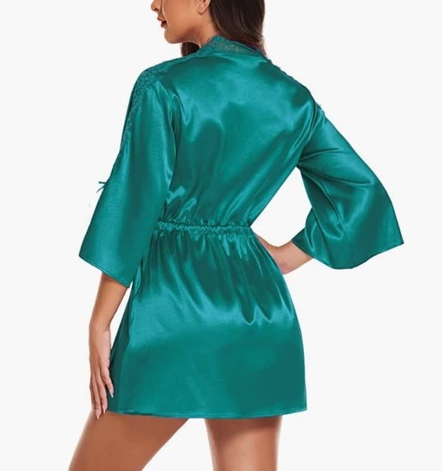 Avid  Robe