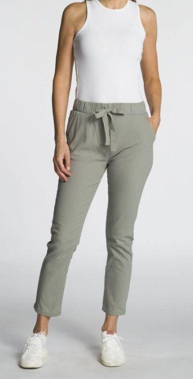 DKR  Pull On Jogger Capri