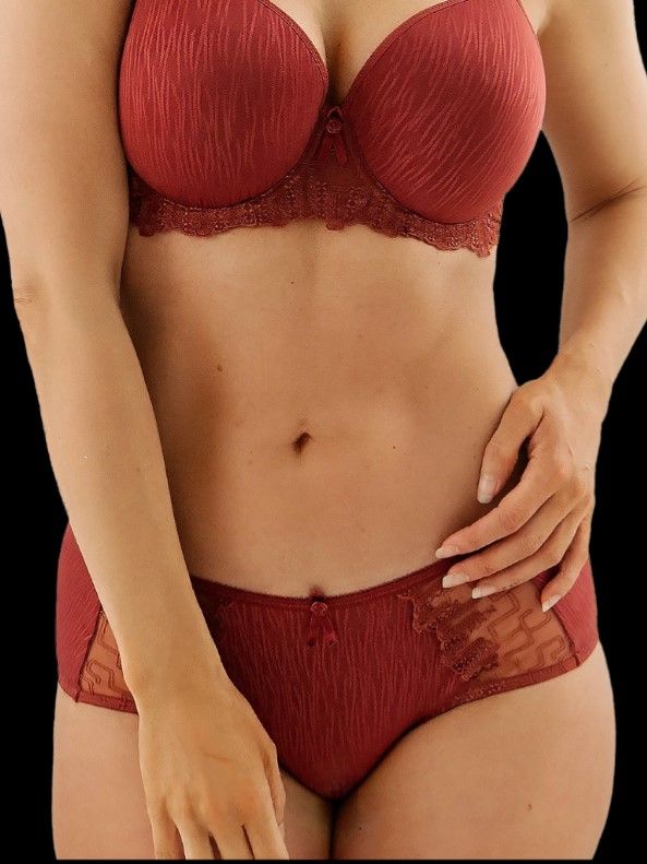 FFY Elise Boyshort Merlot