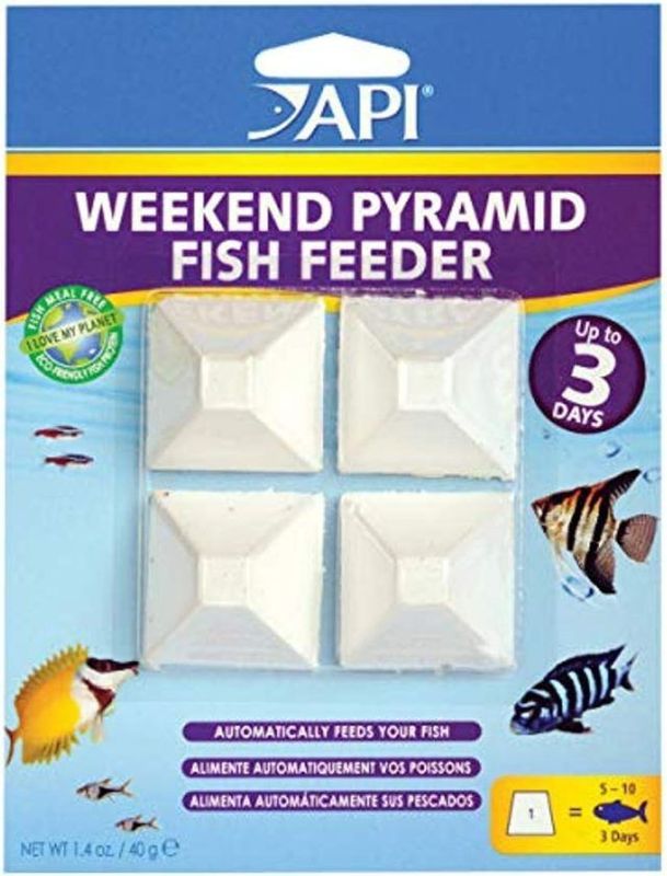 API VACATION PYRAMID FISH FEEDER 14-Day 1.2-Ounce Automatic Fish Feeder, Whites & Tans