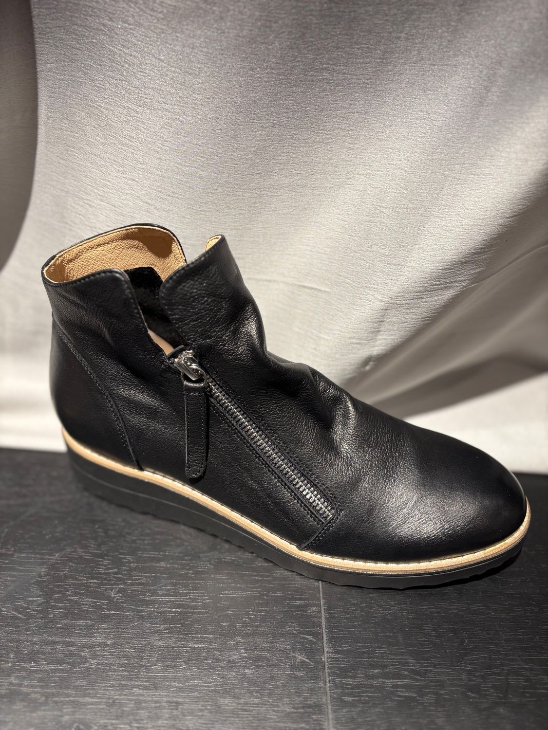 Django &amp; Juliette - OHMY