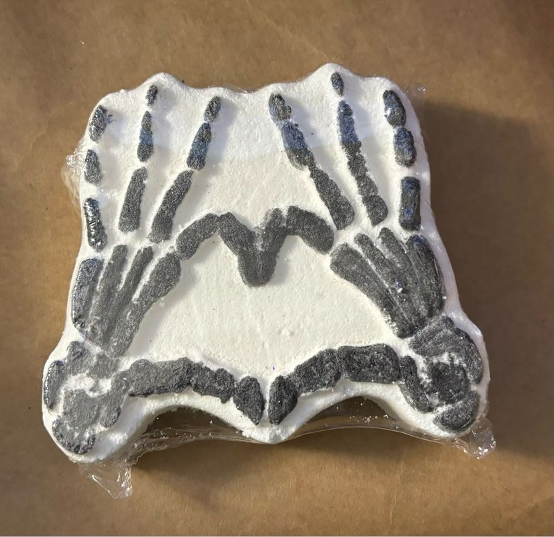 Skeleton Heart Hands Bath Bomb