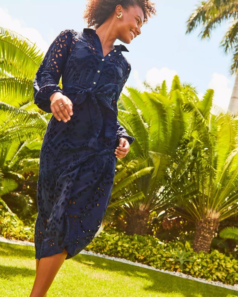 LILLY PULITZER ZIA LONG SLEEVE EYELET MI TRUE NAVY SOIREE EYELET