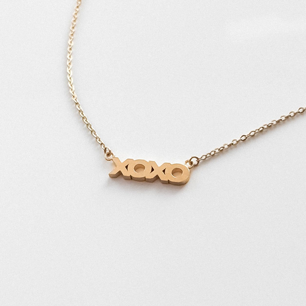 THATCH XOXO SCRIPT NECKLACE