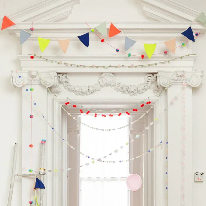 MERI MERI MULTI COL KNITTED GARLAND