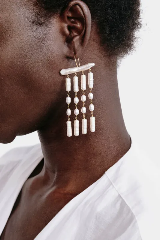 CHAN LUU WHITE PEARL EARRING