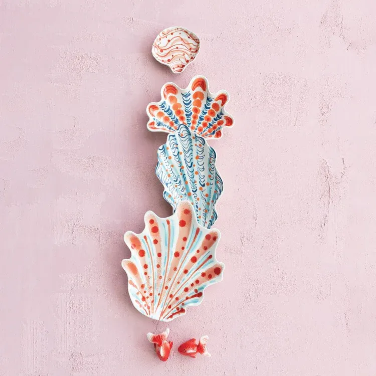Hazel Mazel Ceramic Shell Shaped Wall Décor Red &amp; Blue