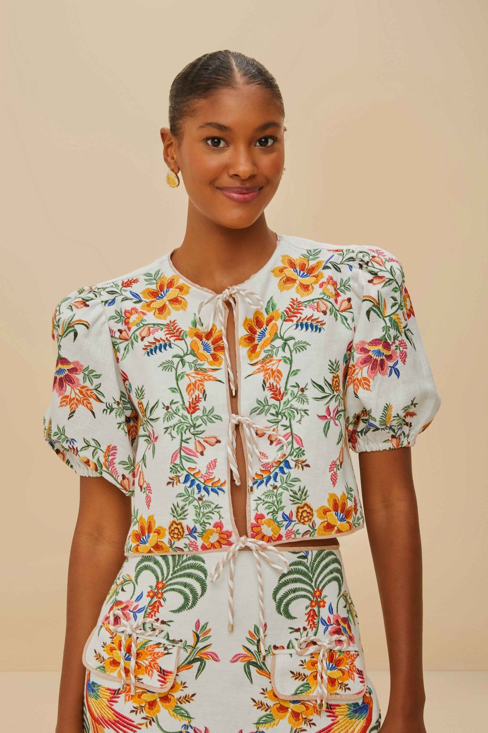 FARM RIO DELICATE FOREST SCARVES OFF-WHITE BLOUSE SHORT SLE