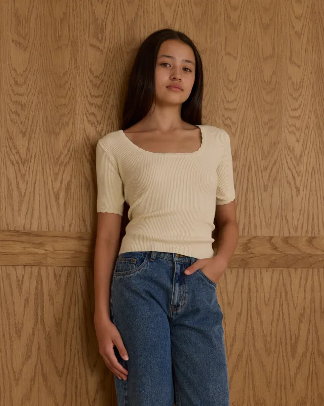 RYLEE &amp; CRU SCALLOP TEE || NATURAL - TEEN NATURAL