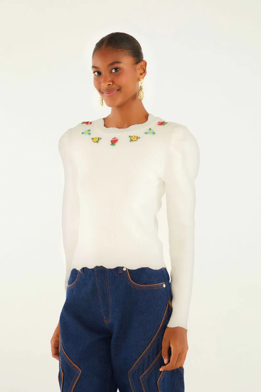 FARM RIO FLOWER EMBROIDERY OFF-WHITE KNIT TOP