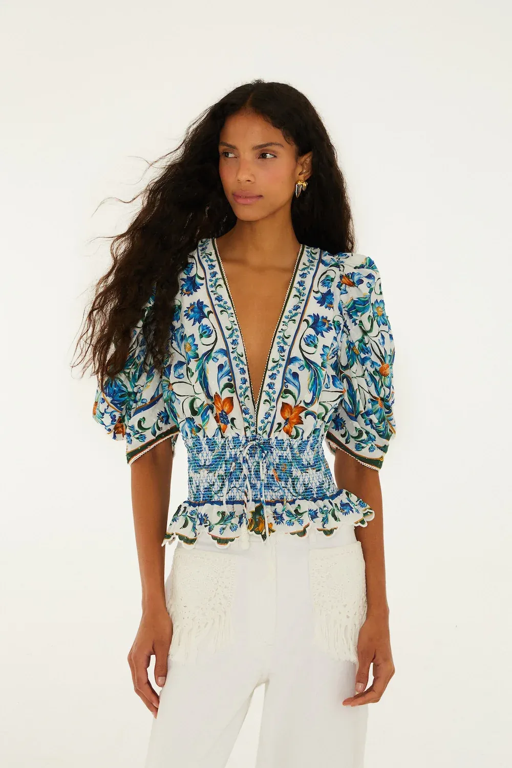 FARM RIO FLORA TILE OFF-WHITE BLOUSE