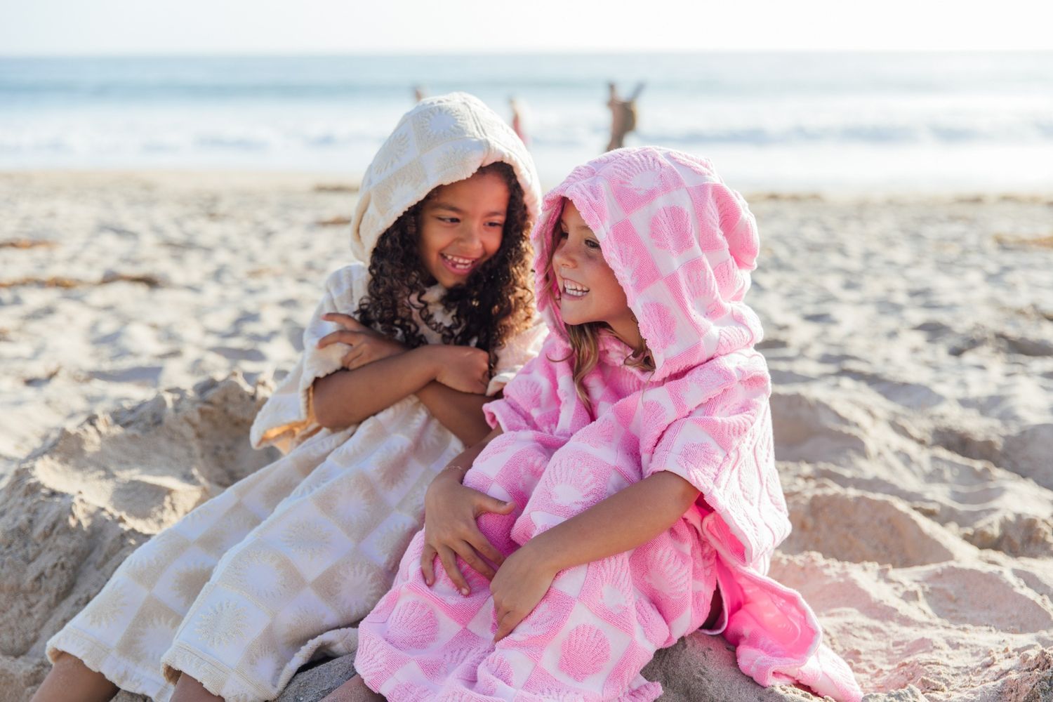 Feather 4 Arrow El Rey Poncho POP PINK