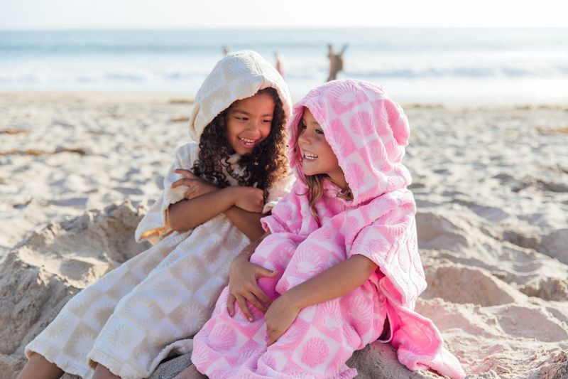 Feather 4 Arrow El Rey Poncho POP PINK