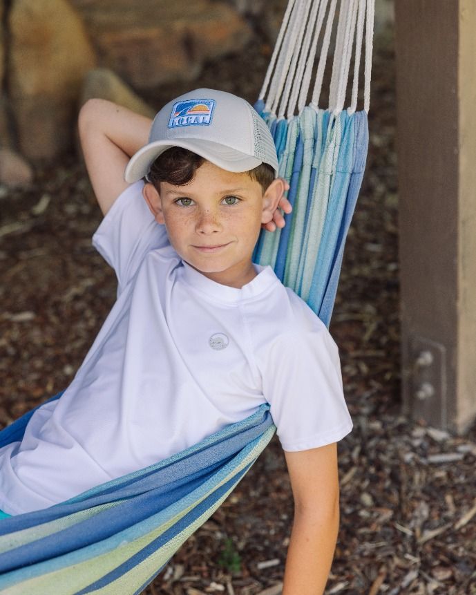 Feather 4 Arrow Trucker Hat COOL GREY