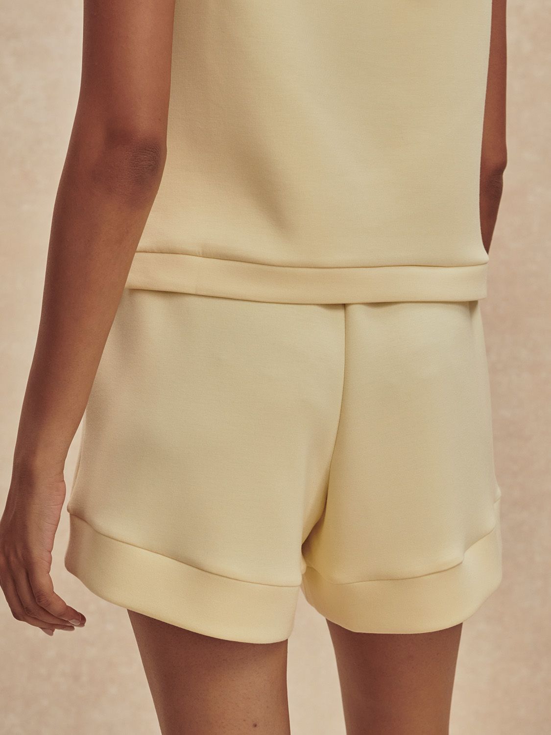 Varley Atrium High Rise Short 4.5 Anise Flower