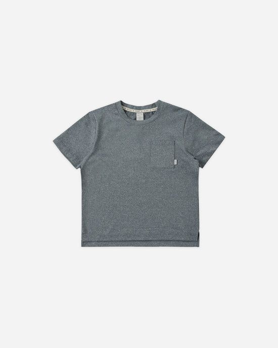 RYLEE &amp; CRU COVE ESSENTIAL POCKET TEE HEATHERED MIDNIGHT