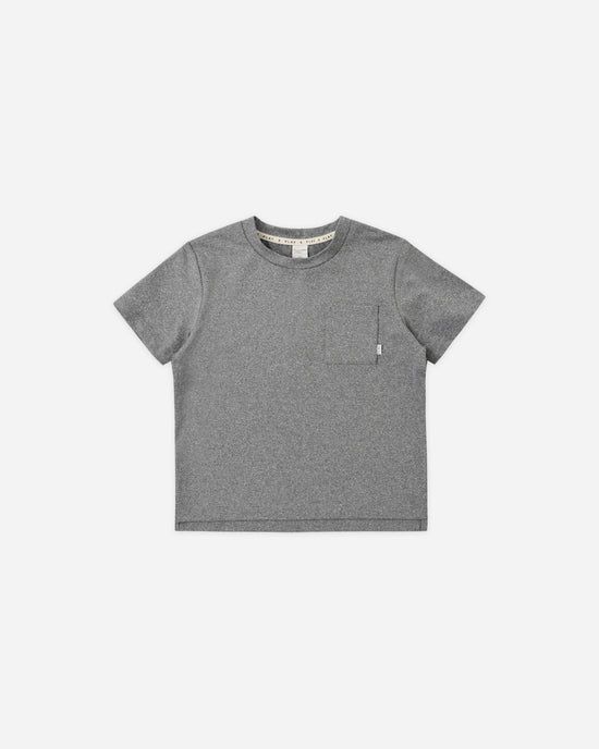 RYLEE &amp; CRU COVE ESSENTIAL POCKET TEE DARK HEATHERED GREY