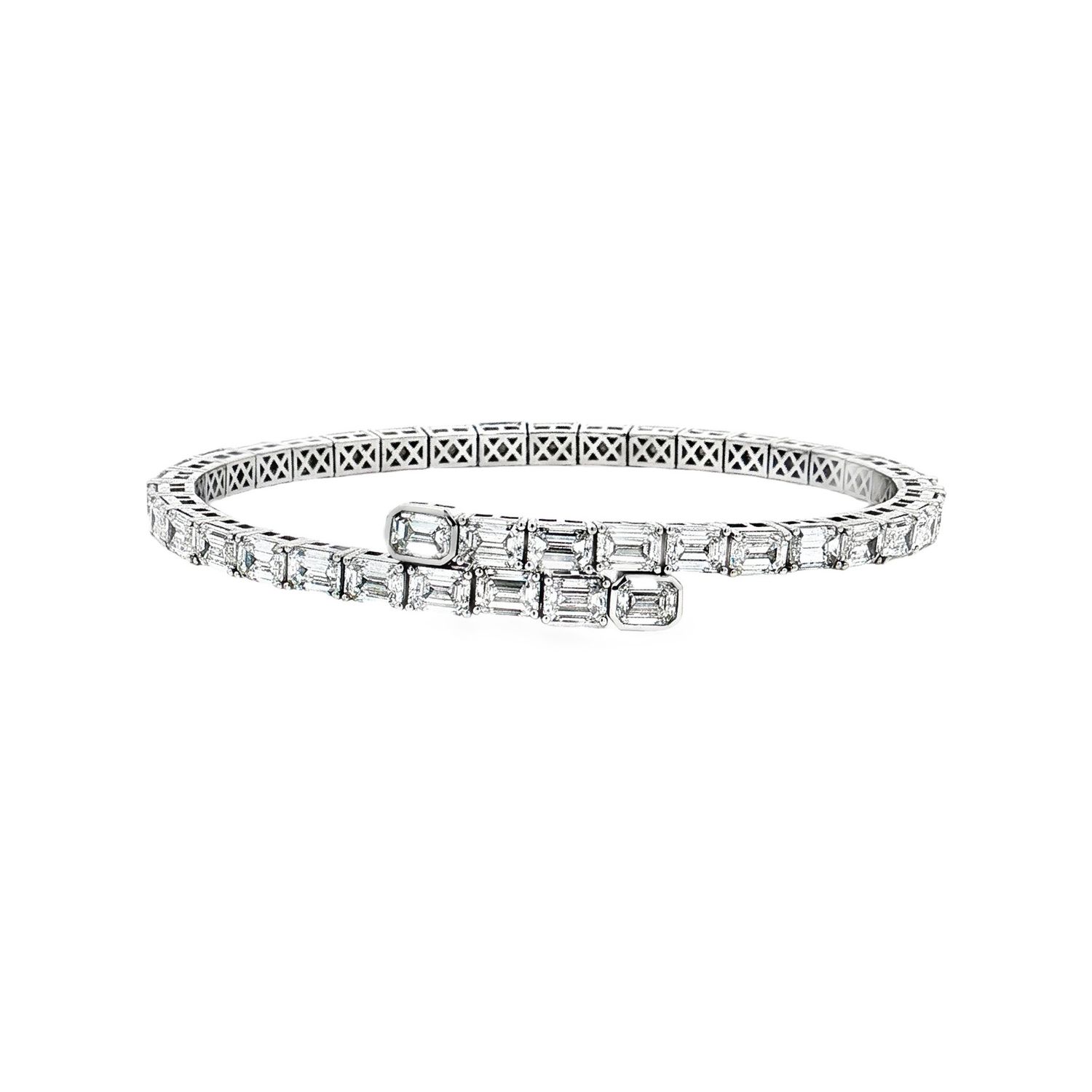 18K White Gold Lab Grown Emerald-cut Diamond Spring Bracelet YM0015