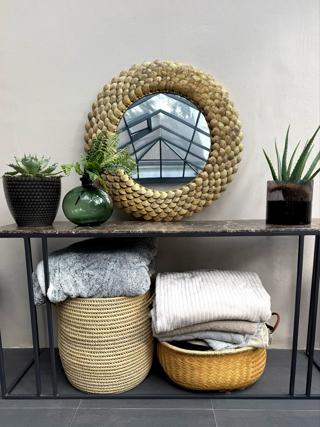 The Scallop Frame Mirror