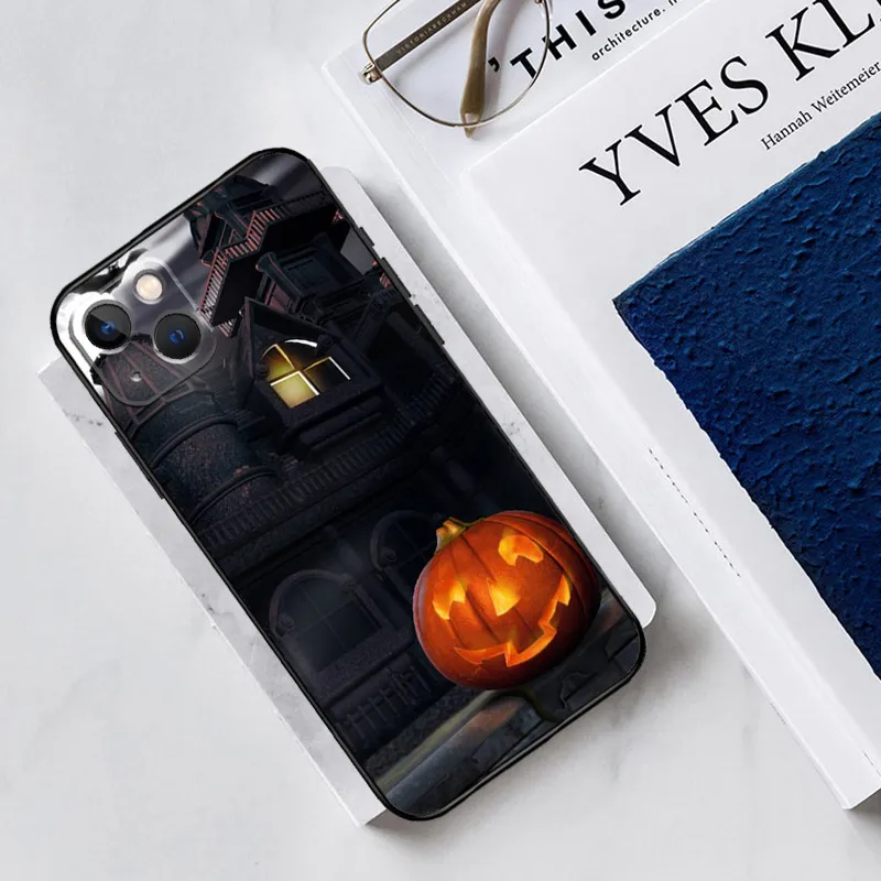Dark spooky pumpkin phone case