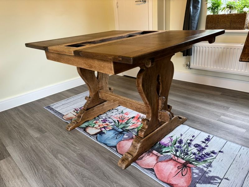 English Solid Oak Extendable Table