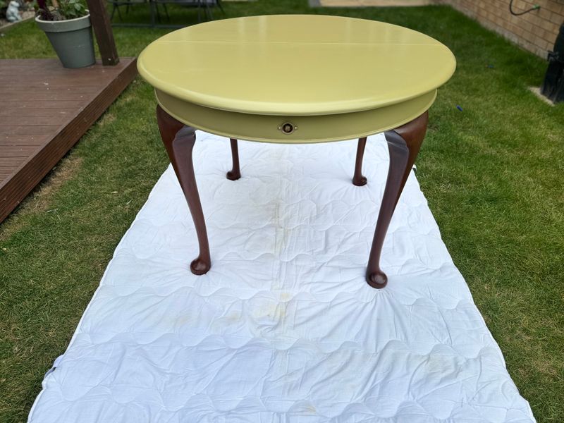 Round 1940's solid wood Table