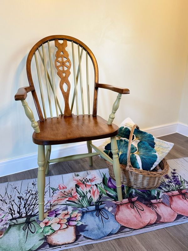 Vintage Windsor wheel back Carver Chair