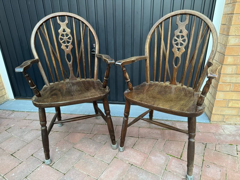 Pair of Windsor vintage Chairs