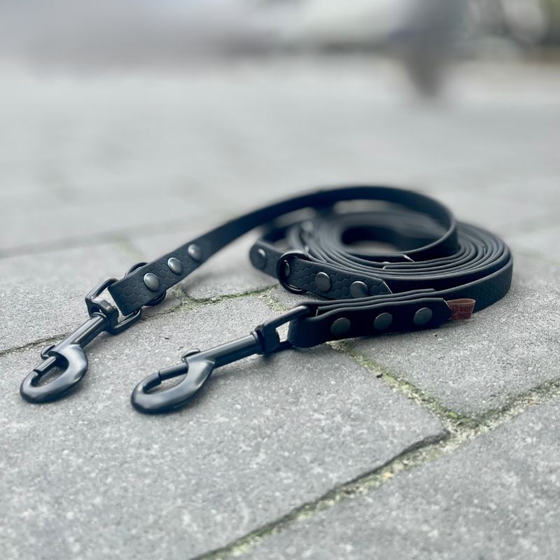Smycz przepinana dla małego lub średniego psa - Czarny