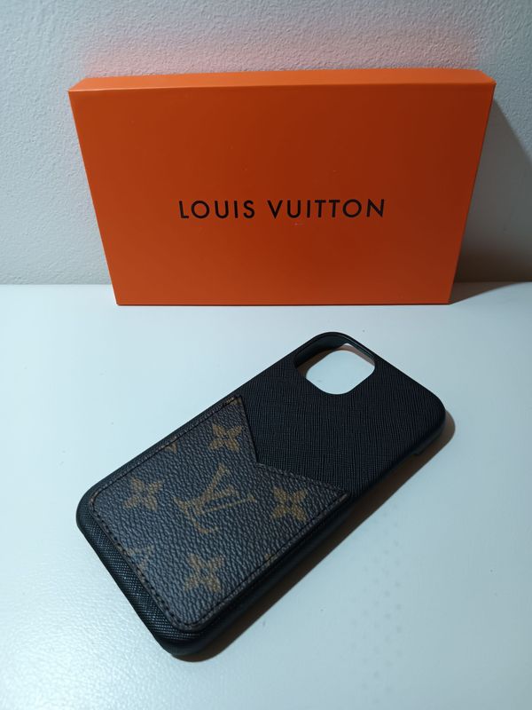 LV.