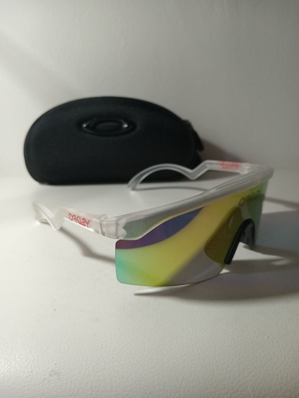 RAZORBLADES.