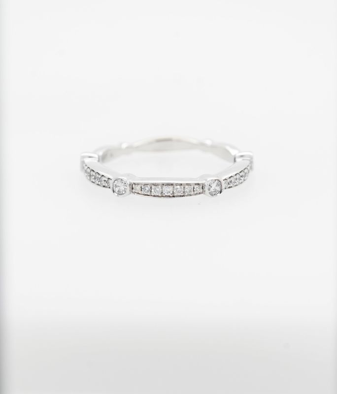 14KW 2.4g .30tw Diamond Stackable Band (size 7)