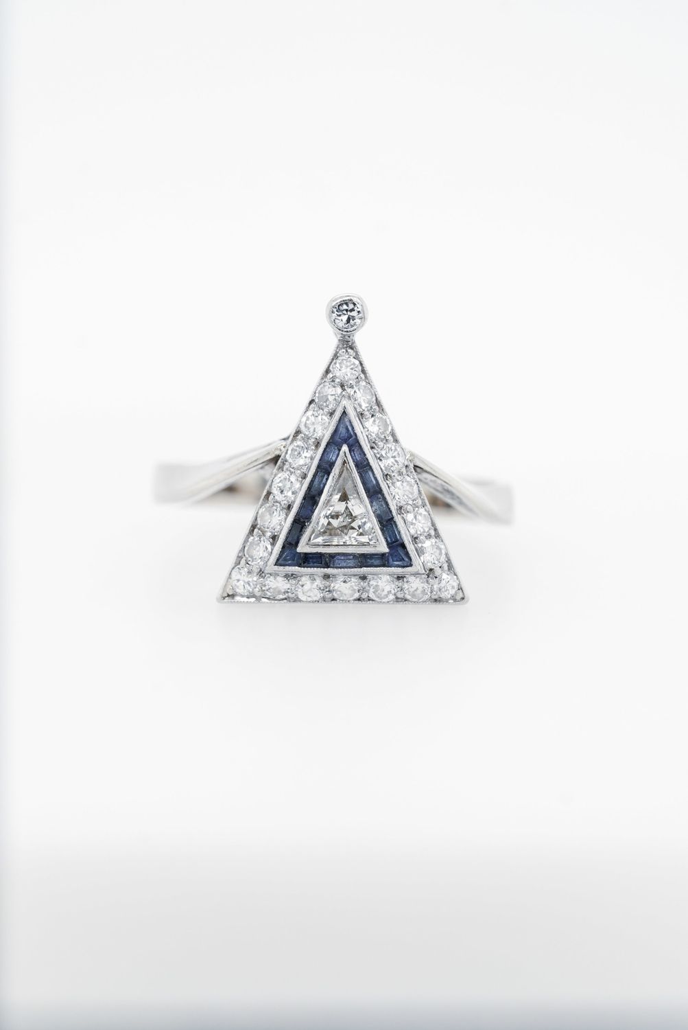 LTTX-14KW 5.0g 1.00ctw Sapphire &amp; Diamond Antique Ring (size 8.5)