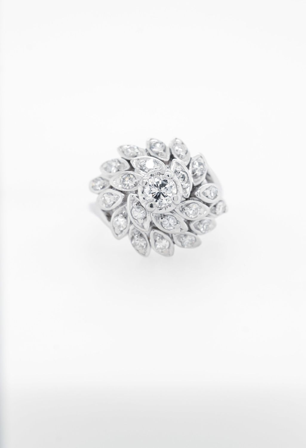 14KW 6.5g .75ctw (.33ctr) I/SI2 Round Diamond Vintage Ring (size 6)