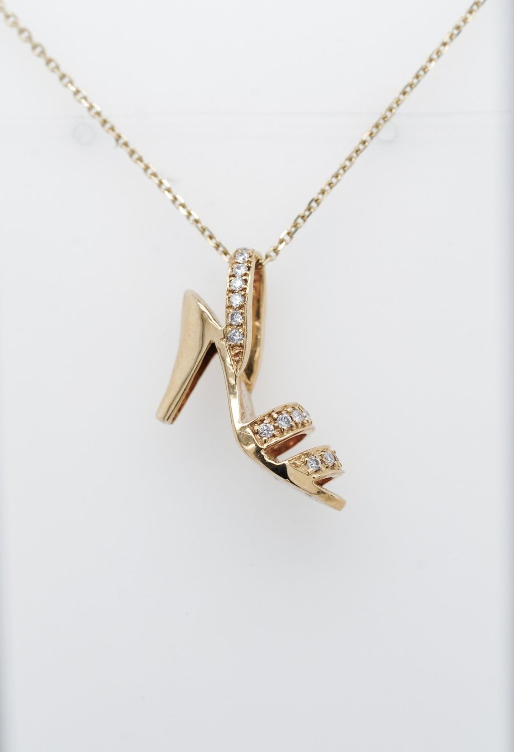AET-18KY/14KY 6.5g .25ctw Diamond Shoe Pendant 20&quot;