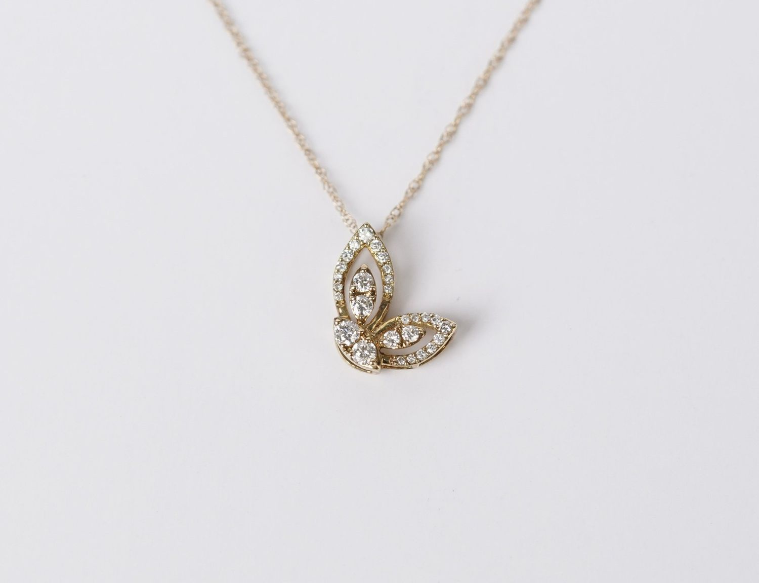 ATT-14KY 1.2g .21ctw Diamond Butterfly Necklace 18&quot;