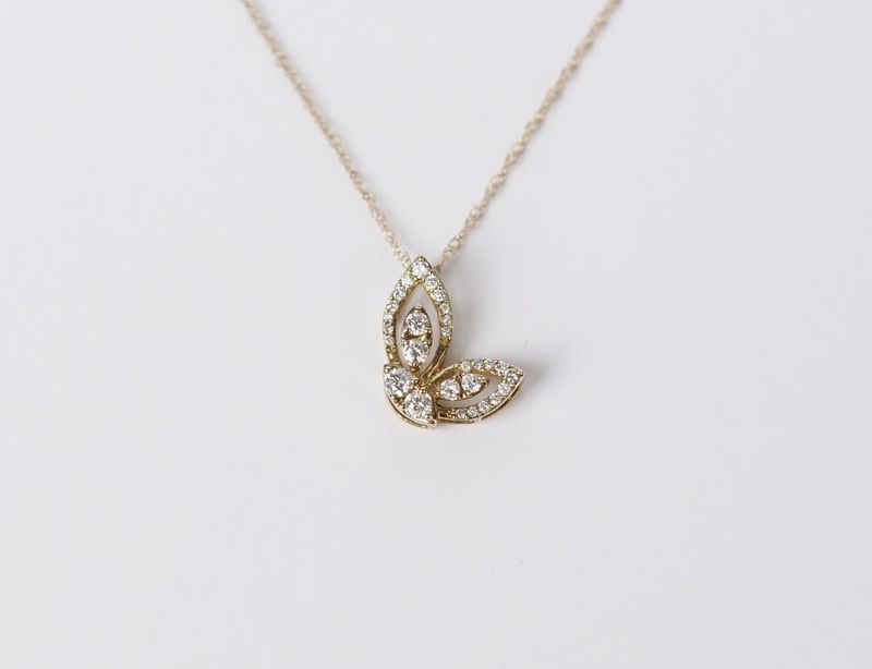 ATT-14KY 1.2g .21ctw Diamond Butterfly Necklace 18&quot;