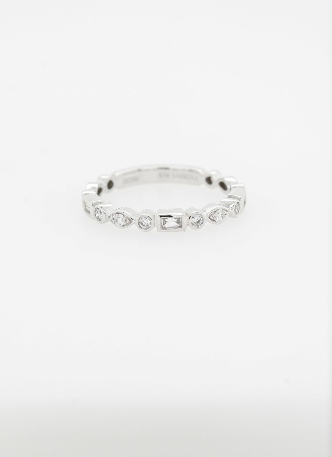 EET- 14KW 2.07g .29ctw Diamond Stackable Band (size 6.75)