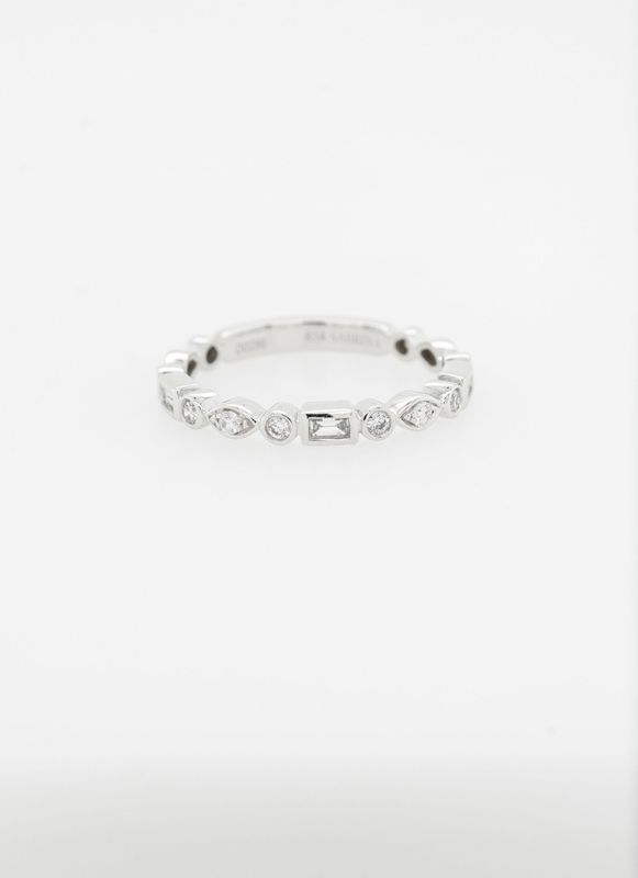 EET- 14KW 2.07g .29ctw Diamond Stackable Band (size 6.75)