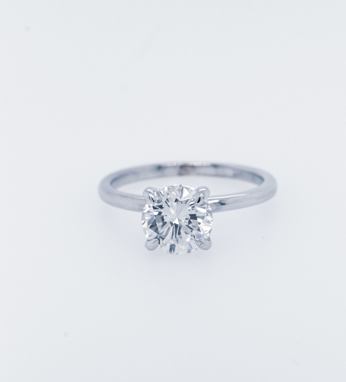 VAETT- 14KW 2.92g 2.06ct I/VS1 GIA Round Diamond Solitaire Engagement Ring (size 7)