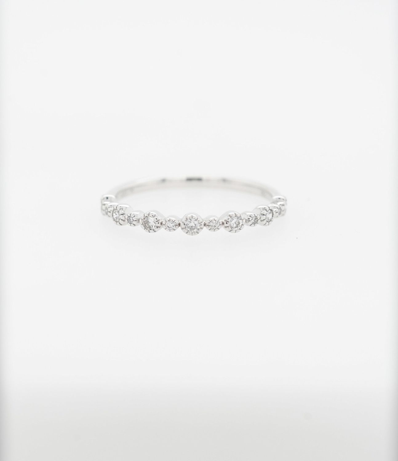 ANA-18KW 1.4g .17ctw Diamond Stackable Band (size 6.75)
