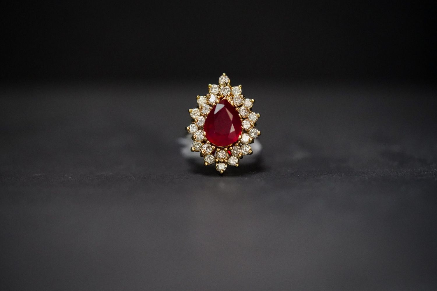BET- 18KY 14.39g 6.04ctw (4.04ctr) Ruby &amp; Diamond Fashion Ring (size 7)